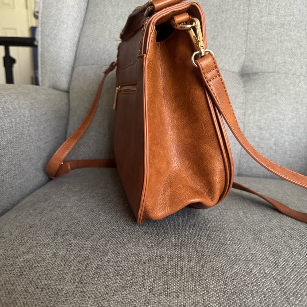 Urban Expressions Tan Khloe Vegan Leather Saddle Shaped Crossbody Bag - Picture 8 of 16